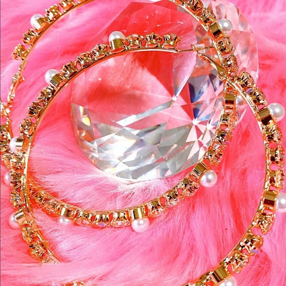 3.5in Pearl & Crystal Hoop Earrings Gold Sparkle - Picture 9 of 9